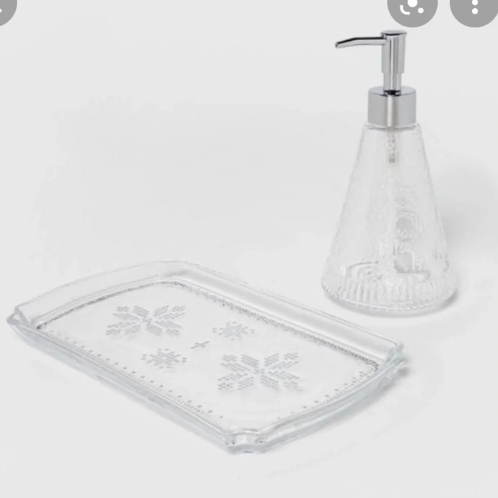 THRESHOLD Soap pump Glass Tumbler Soap tray clear‎ NIB bathroom accessories